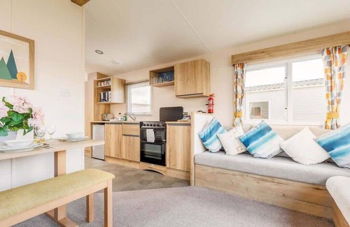 Hamworthy Apartment | Club Tropicana - Rockley Park , Activities On-site