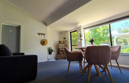 Orange House | Clytie Cottage on Moulder (CBD)