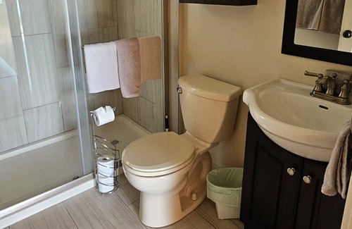 Coal Harbour Cottage | Coal Harbour (Port Hardy) Ocean Front Cottage(pet friendly)