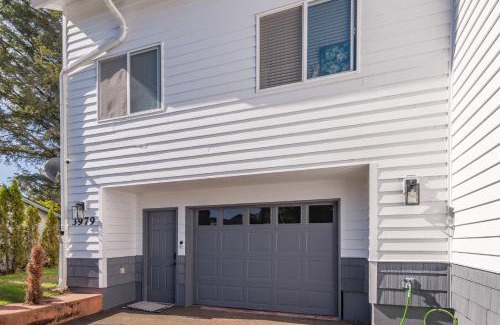 Neotsu House | Coastal Adventures, Lake, Ocean, Casinos, Hiking