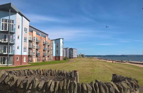 Llanelli Apartment | Coastal Apartments - Wales (Lake View)