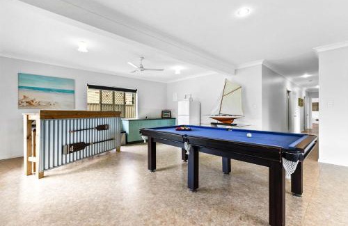 Traviston House | Coastal Bliss - 6 Beds Holiday House