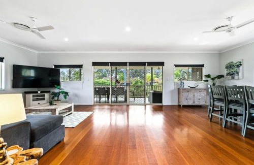 Traviston House | Coastal Bliss - 6 Beds Holiday House