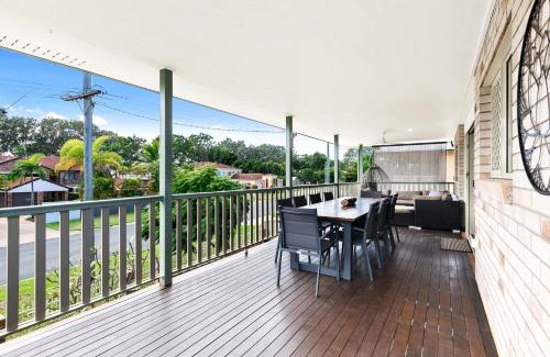 Traviston House | Coastal Bliss - 6 Beds Holiday House