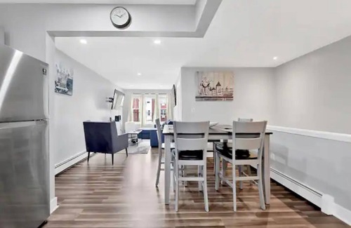 Queens Apartment | Coastal Breeze in the Rockaways
