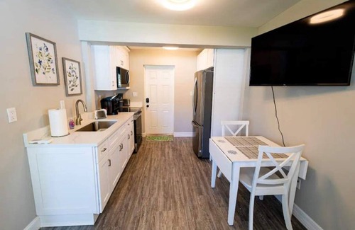 Lantana Apartment | Coastal Breezes -Walk to the Beach