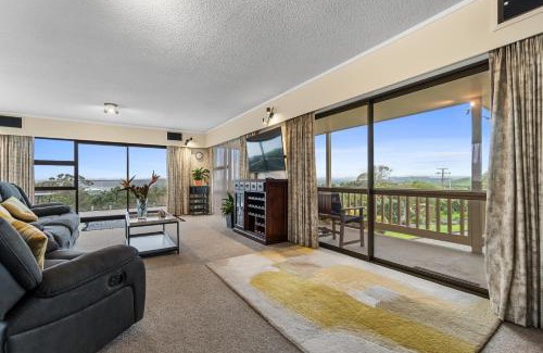Raglan House | Coastal Calm - Raglan Holiday Home