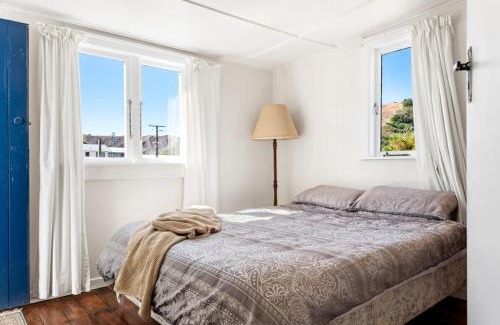 Mahia House | Coastal Comfort Holiday Home 100m to Mahia Beach