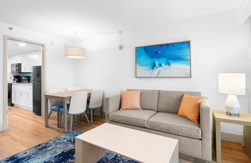 Golden Mile Condo | Coastal Comforts: 4th Floor Beachfront Escape