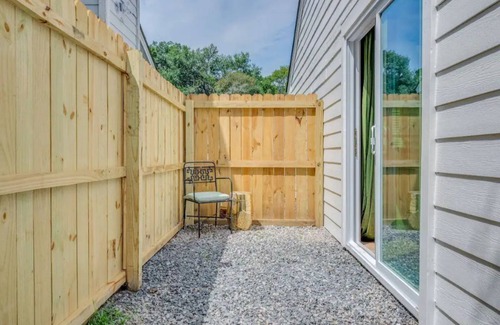 Savannah Cottage | Coastal Cottage - EV Charger In Private Garage!