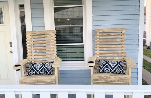 Galveston House | Coastal Cottage one block from the beach!