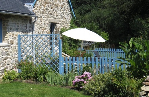 Plomodiern Cottage | Coastal cottage with heated pool and gardens, 10 mins to beach