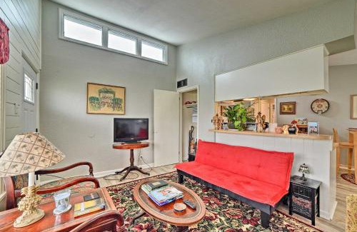Bay Area House | Coastal Escape with Yard, Walk 1 Mile to Texas A and M