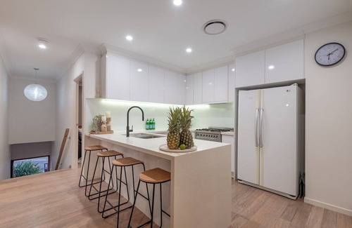 Aroona House | Coastal Family Escape Caloundra