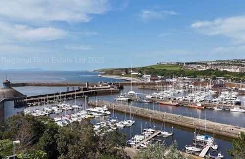 Whitehaven House | Coastal Haven - Steps From Beach