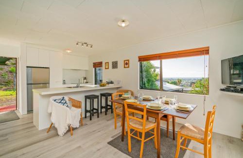 Tairua House | Coastal Hill Retreat - Tairua Holiday Home