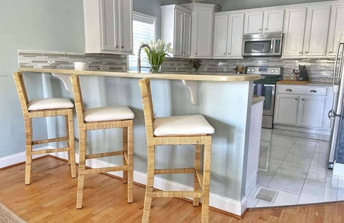 Savannah House | Coastal Home w Spa Midway to Historic Savannah & Tybee Beach