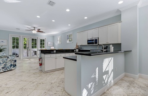 Islamorada House | Coastal Paradise in Anglers Reef-Gated Yard, Beaches, Ocean Toys included,