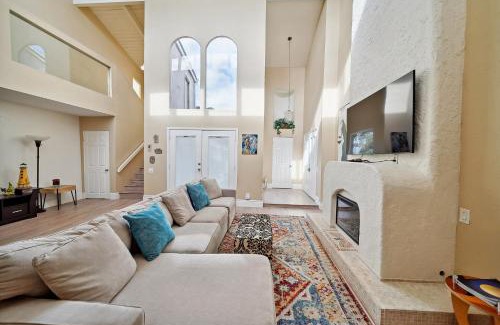 Corona del Mar House | Coastal Pet Friendly Gem Near the Beach and Shopping