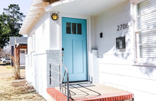 Tech Terrace House | ⛵️Coastal Retreat at Tech Terrace 3/2 Remodeled 2 Kings