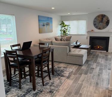 Hampton Apartment | Coastal Retreat by the Bay