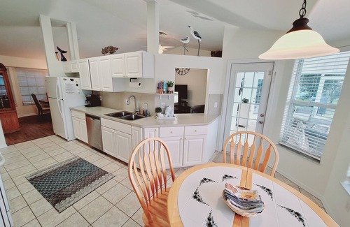 Sebastian Highlands House | 🍹🌞 Coastal Retreat! Heated Pool, Boat/RV Parking Double Lot, 3 miles to Beach!