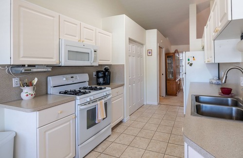 Sebastian Highlands House | 🍹🌞 Coastal Retreat! Heated Pool, Boat/RV Parking Double Lot, 3 miles to Beach!