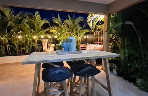 Urangan House | Coastal Retreat Hervey Bay.- Pet Friendly