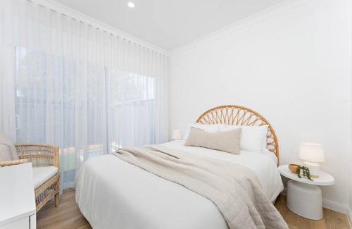 Corrimal House | Coastal retreat near shops & beach