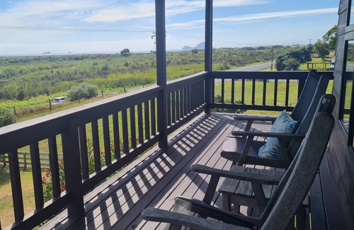 Matata House | COASTAL RETREAT WITH GREAT VIEWS AND ALL THE COMFORTS OF HOME