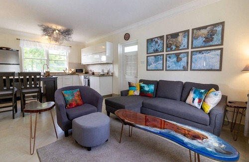 Enterprise Condo | Coastal Serenity - Rooftop Terrace, 1 minute to ocean