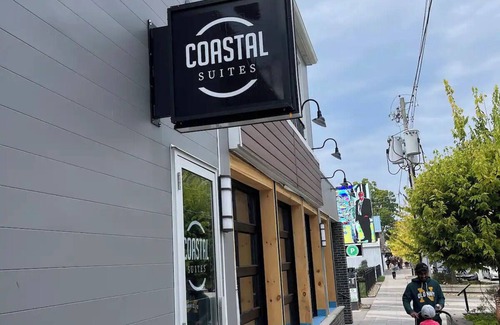Grand Bend Apartment | Coastal Suites (Room 1) , Grand Bend