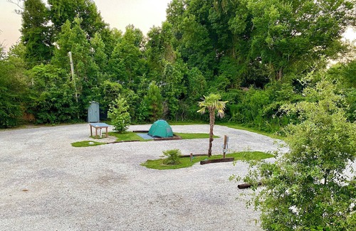 Morehead City RV Rental | Coastal Tiki Hideaway: Campsite #2, 30 Amp, Full Hook-up