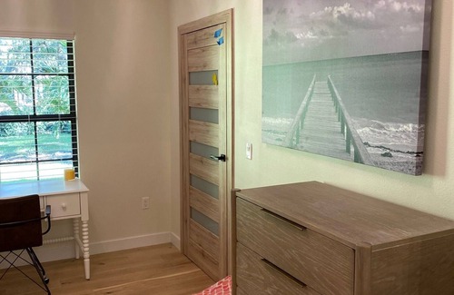 Fruitville House | Coastal Tropical Oasis With Salt Water Pool