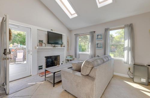 North Truro House | Coastal Truro Cottage - Close to Beaches and Ptown!