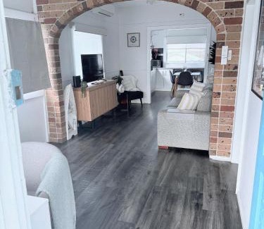 Shellharbour House | Coastal Vibes - Walk to beach, Marina, Cafes and Pubs