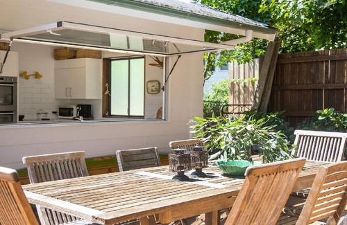 Killcare House | Coastal Vintage Cottage Brimming With Character and Charm Just Moments To Beaches, Bay and Cafes