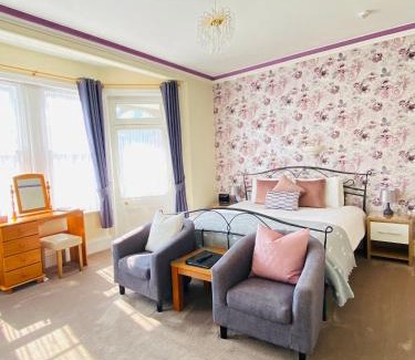 Torquay City Centre House | Coastal Waters (Hotel Barton)