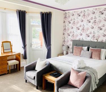 Torquay City Centre House | Coastal Waters (Hotel Barton)