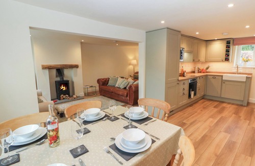 Keswick Cottage | COBBLE COTTAGE, family friendly, character holiday cottage in Keswick