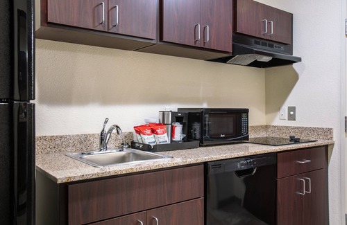 Pine Bluffs Hotel | Cobblestone Inn & Suites - Pine Bluffs