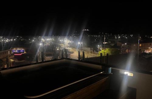 Iguaba Grande Apartment | Cobertura 360 com piscina no Centro de Iguaba