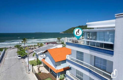 Canto Grande Apartment | Cobertura duplex com vista para o mar e jacuzzi