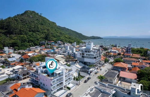 Canto Grande Apartment | Cobertura duplex com vista para o mar e jacuzzi