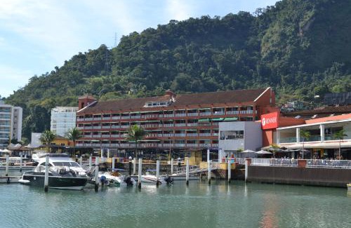 Marinas Apartment | Cobertura frente mar , um andar , na Marina Piratas com estacionamento gratuito