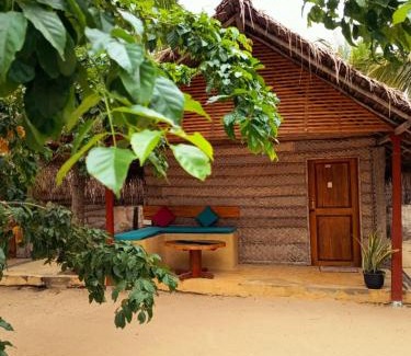 Kudawa Hotel | Coco Cottage Kite Surfing-Kalpitiya