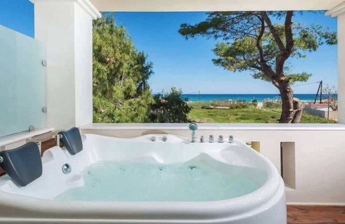 Gaitanion House | Coco Palm Deluxe 3-Bedroom Suite by Astarte Villas
