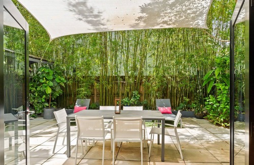 Coconut Grove House | Coconut Grove Dream, located in the heart of the village. Beloved by the sailors