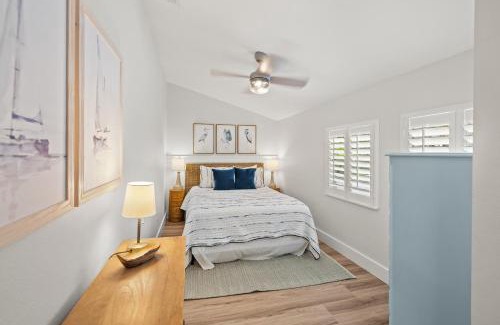 Anna Maria House | Coconut Lagoon - Lovely Historic Renovated Cottage wHuge Heated Pool Backyard OasisCabanaBar
