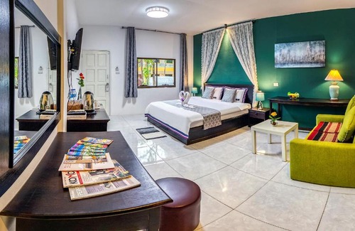 Nanai Road Hotel | Coconut Resort Hotel